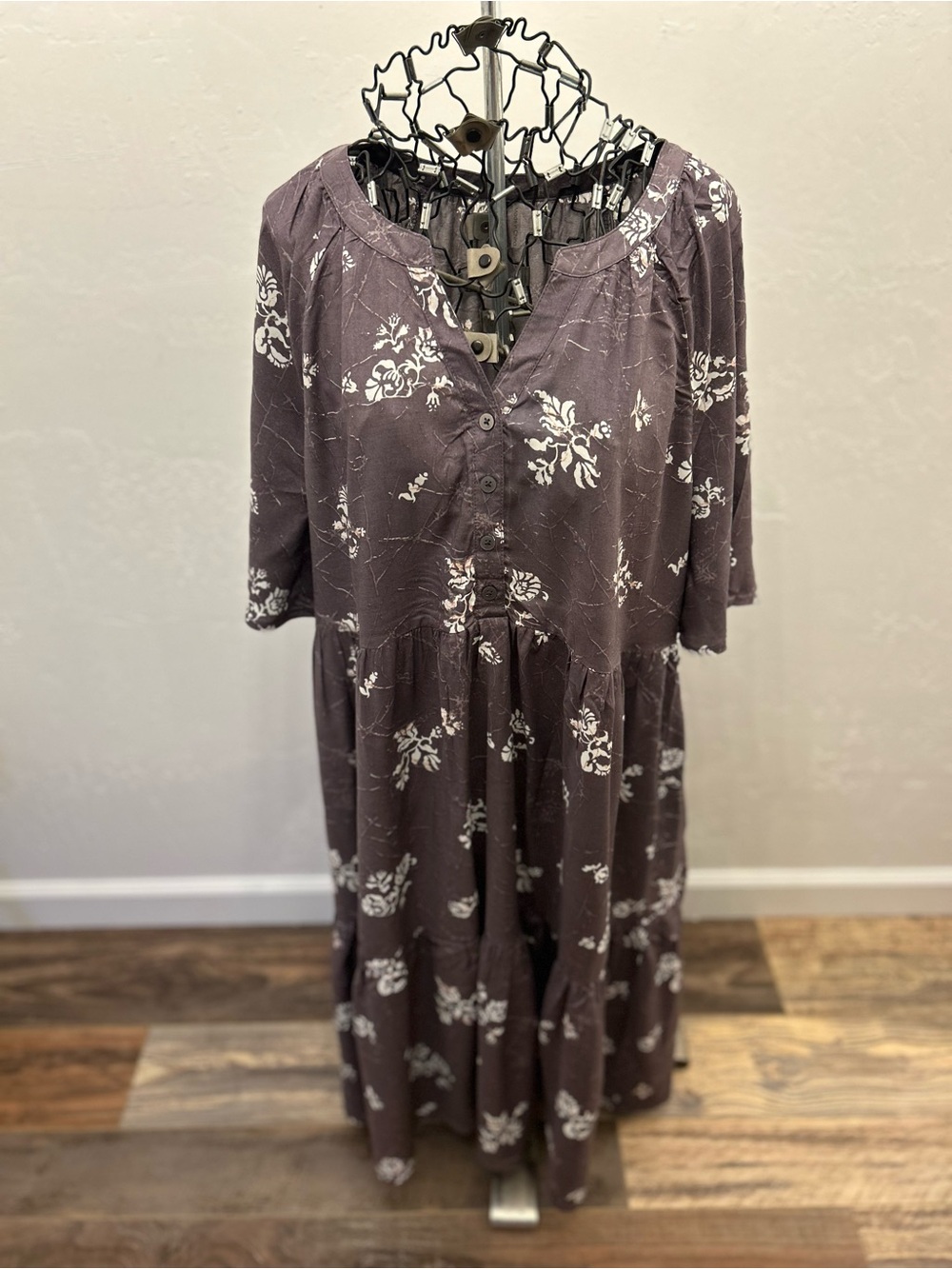 North River Outfitters Babydoll Dress Medium NWT Floral Tiered Boho Flowy‎ Gray
